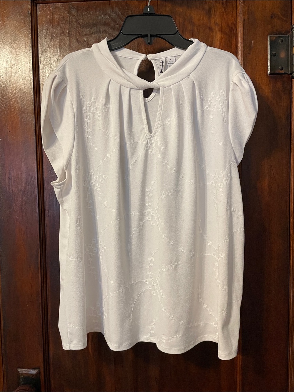 Elle White Textured Keyhole Puff Sleeve Blouse